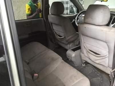 A picture of DEALER MARKET 2005 registered Highlander 3rows untouched complete first body