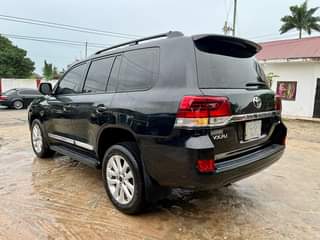 A picture of 2016 LANDCRUISER V8 VXR