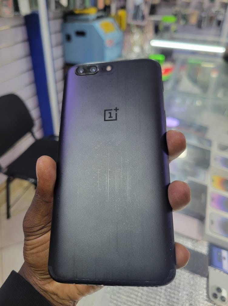A picture of One plus A5 128gb