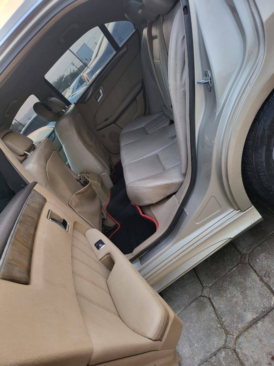 A picture of Distress Super clean 2011 Mercedes Benz E350 with super sound