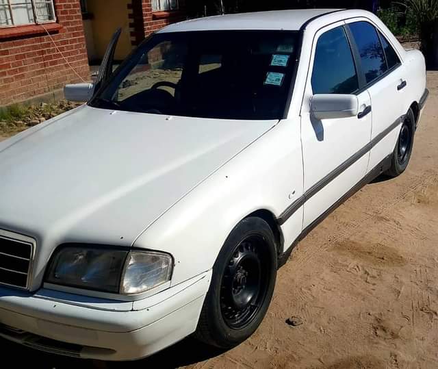 classifieds/cars mercedes