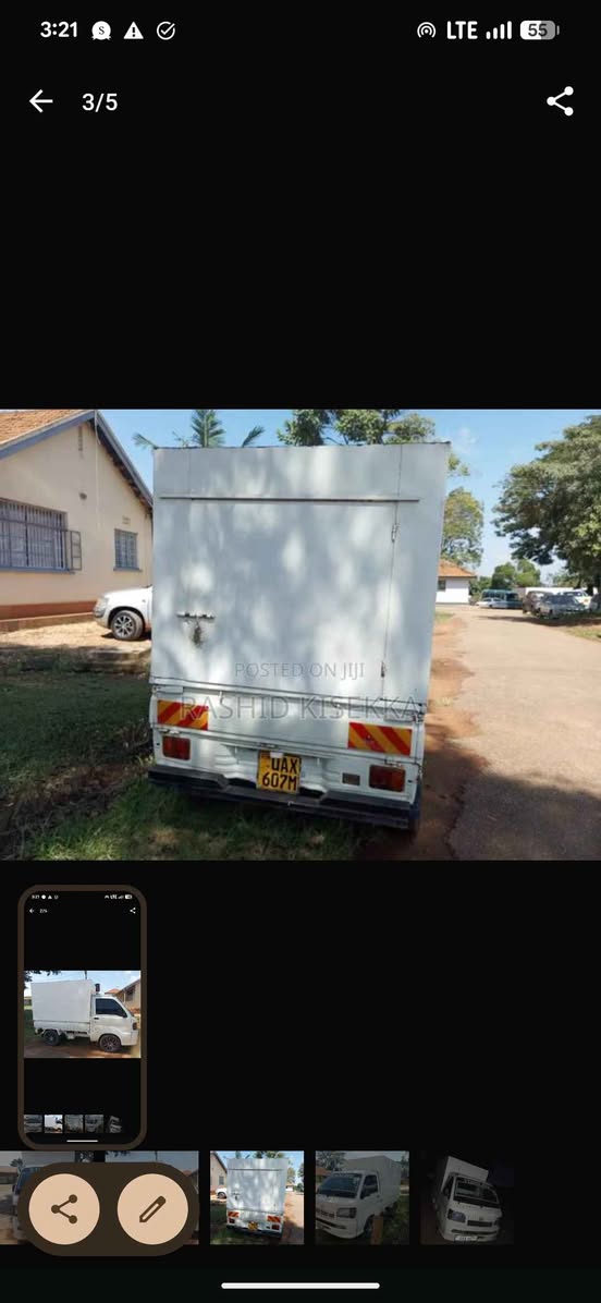 A picture of HIJET truck