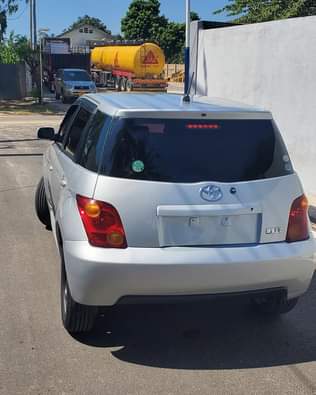 A picture of TOYOTA IST