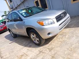 A picture of Toks standard 2008 model registered Toyota Rav 4