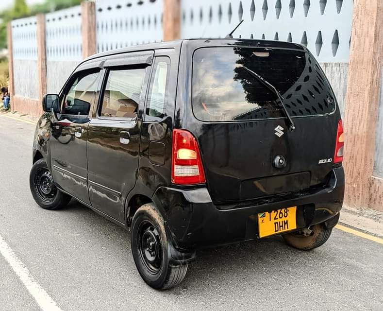 A picture of Suzuki solio 