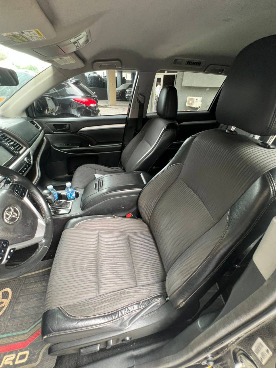 A picture of REGISTER USED TOYOTA HIGHLANDER V6 2015 MODEL... BLACK COLOR 