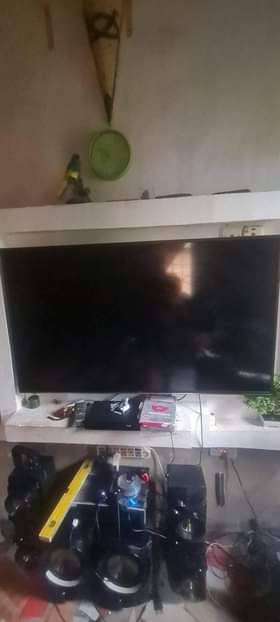 A picture of Hitachi 58 inches with screen problem