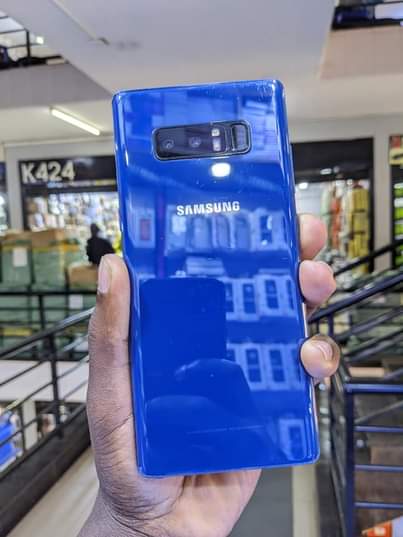 A picture of NOTE 8 SAMSUNG AT 250000