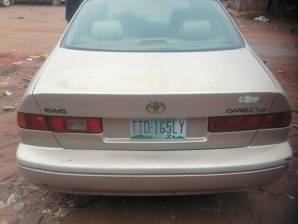 A picture of Used TOYOTA CAMRY 2000