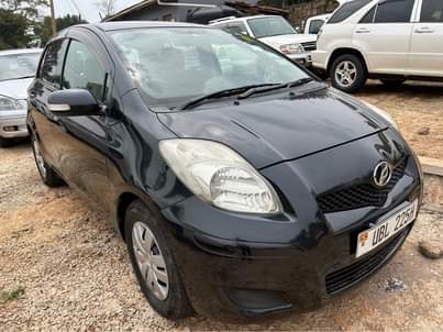 A picture of Toyota Vitz Model 2007