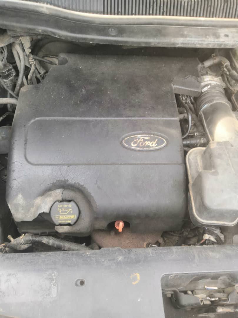A picture of Ford explorer 2011