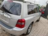 A picture of TOYOTA HIGHLANDER 2004