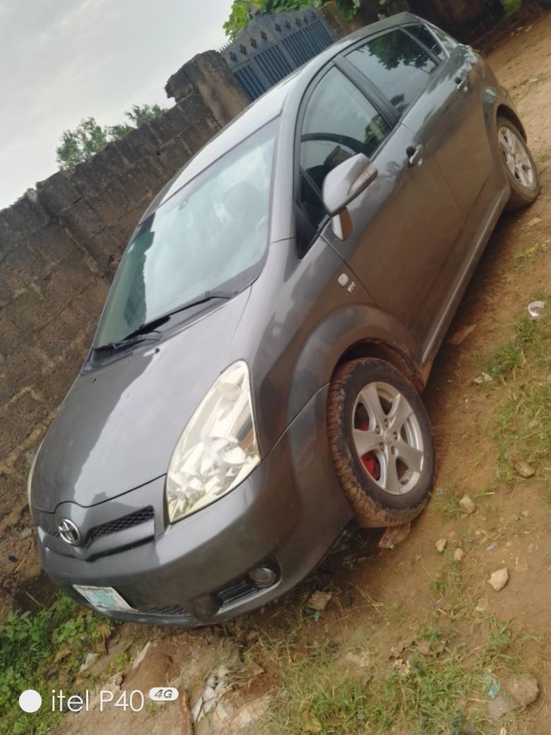 A picture of Toyota Corolla verso