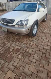 A picture of Lexus Rx300 2005 Model