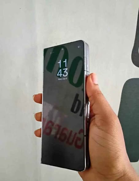 A picture of Samsung Galaxy Fold 4 l 256gb 12gb ram