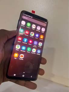A picture of SAMSUNG s9