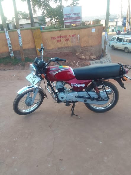 A picture of A bajaj boxer