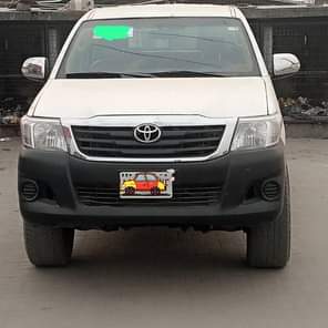 A picture of DISTRESS SALE TOYOTA HILLUX 012 EVERYTHING WORKING PERFECTLY OK PRICE