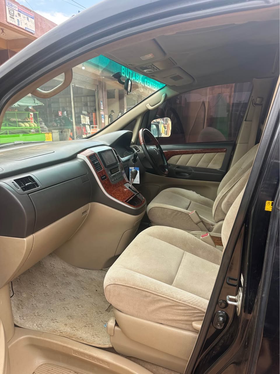 A picture of Alphard 3.0 for sale
