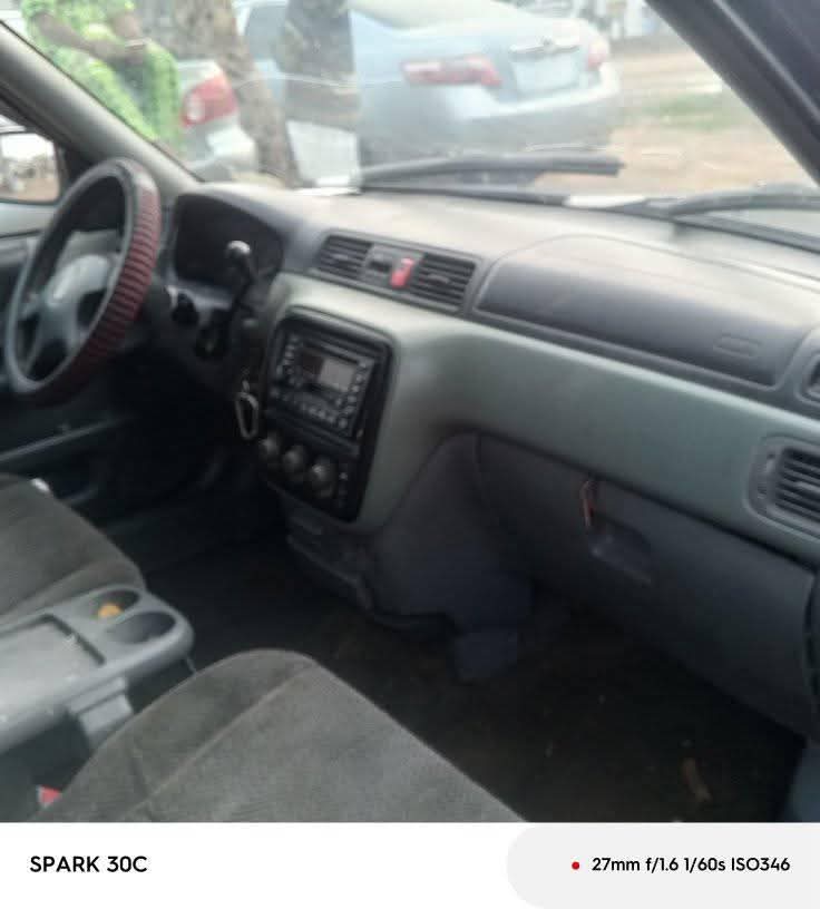 A picture of Honda CRV model first body engine gear AC need attention