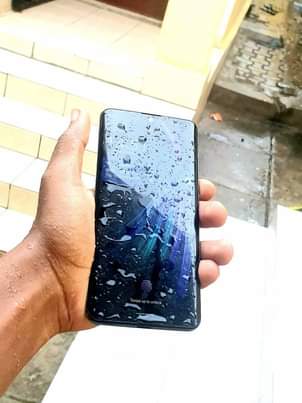 A picture of Aquos zero 2 waterproof