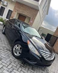 A picture of Komoko Motors FRESH OFF D BOAT 2011 HYUNDAI SONATA SPORT