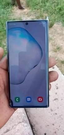 A picture of Samsung not10plus krek na dot gb256ram12
