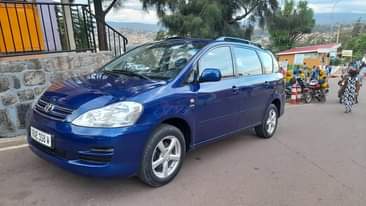 A picture of Toyota Avensis ya make 12M gusa ifite ibyangombwa byose 0789448107