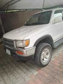 A picture of 1999 Toyota 4Runner