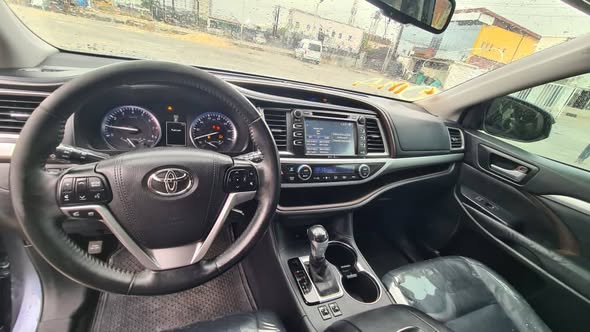 A picture of Distress 2015 toyota highlander
