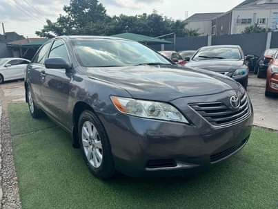 A picture of Super Excellent Toyota Camry 2007 XLE TOKS STANDARD Leather seats