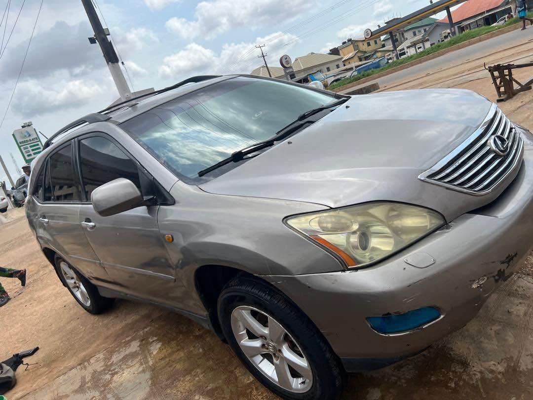 A picture of Lexus RX330 2006. Engine Ac Gear Good condition Buy and