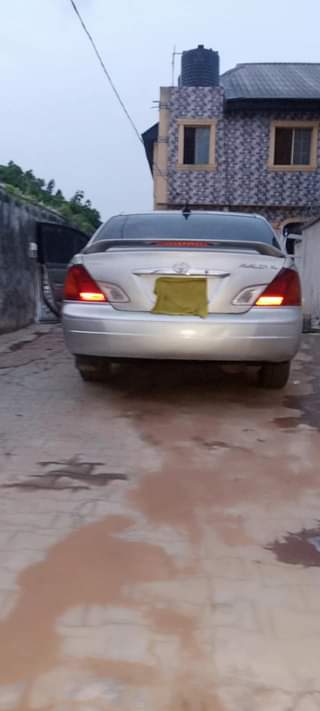 A picture of Clean 2004 Toyota Avalon