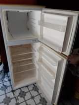 A picture of Nauza frij yangu clean Sana offer Lak 275k beko