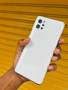 A picture of LG Q92