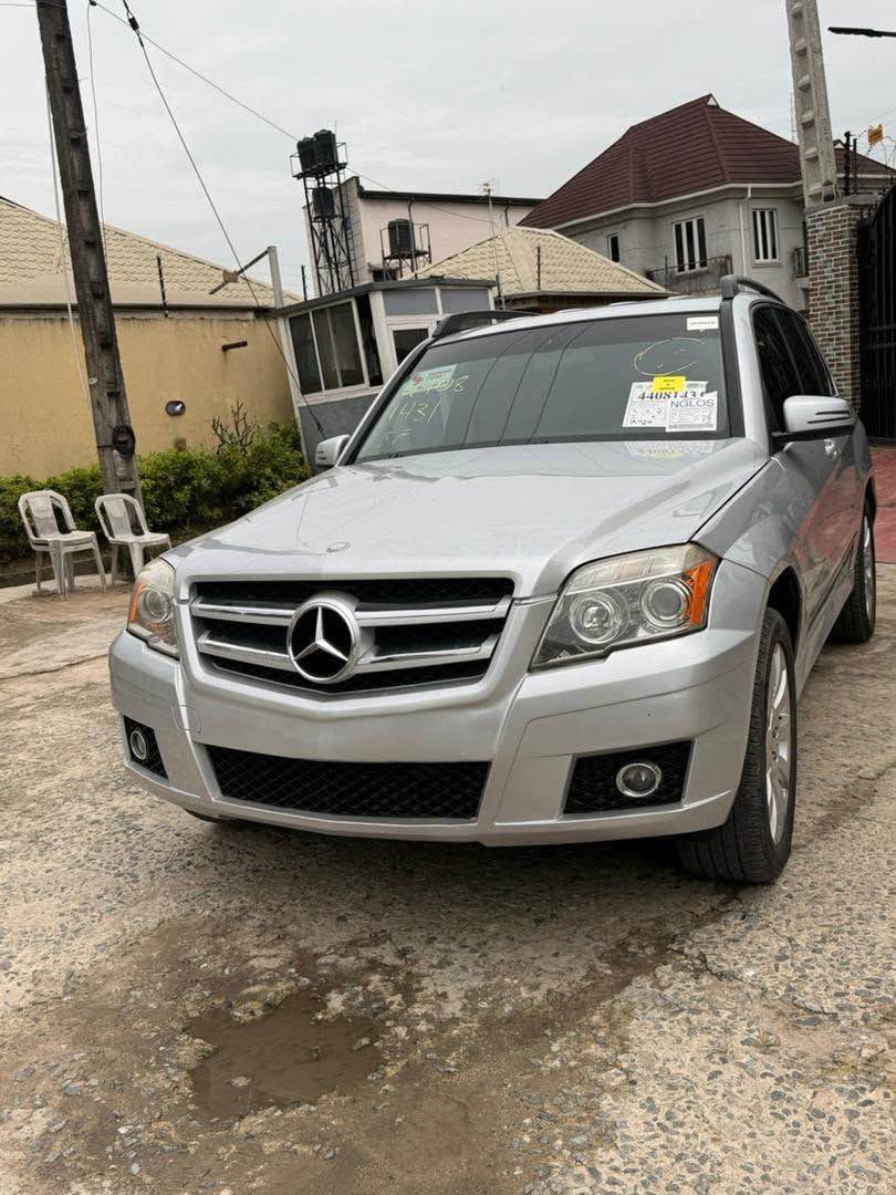 A picture of DIRECT BELGIUM MERCEDES BENZ GLK350 2011