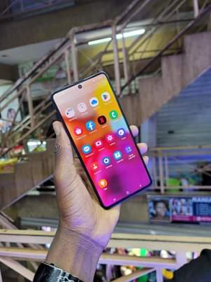 A picture of Samsung galaxy A71 128GB 6GB ram