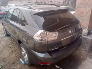 A picture of Tokunbo Lexus Rx330 2005 model