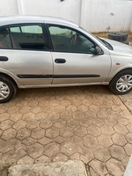 A picture of 2004 Nissan almera