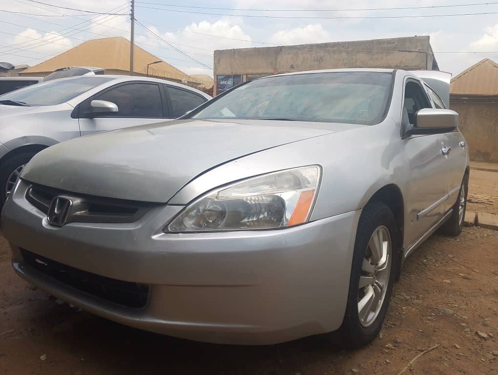 A picture of 2005 Honda Accord EOD