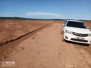 A picture of GARUGGA ENTEBBE RD bank pressure 256704412030 500 meters off TARMAC