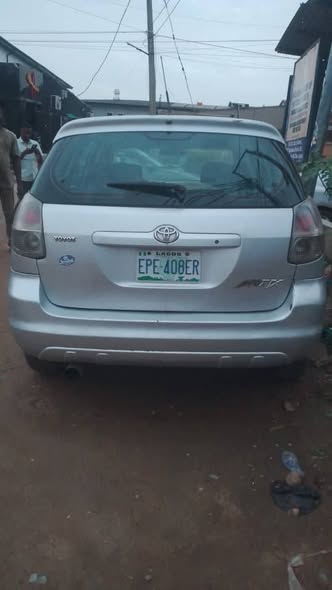 A picture of Toyota Matrix 05