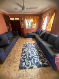 A picture of Sofa set