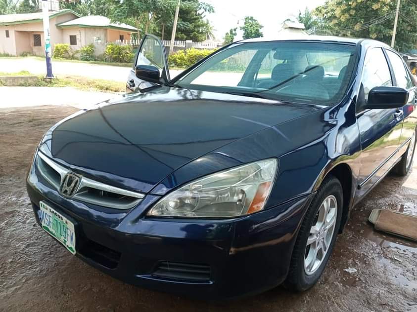 A picture of Honda Accord D C 2007