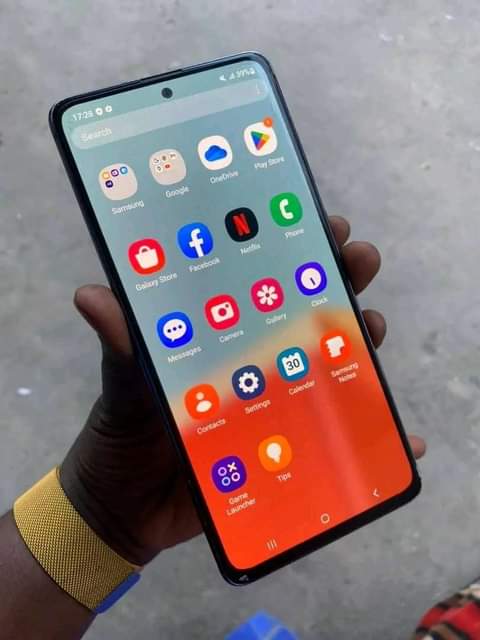 A picture of Samsung note 10 lite