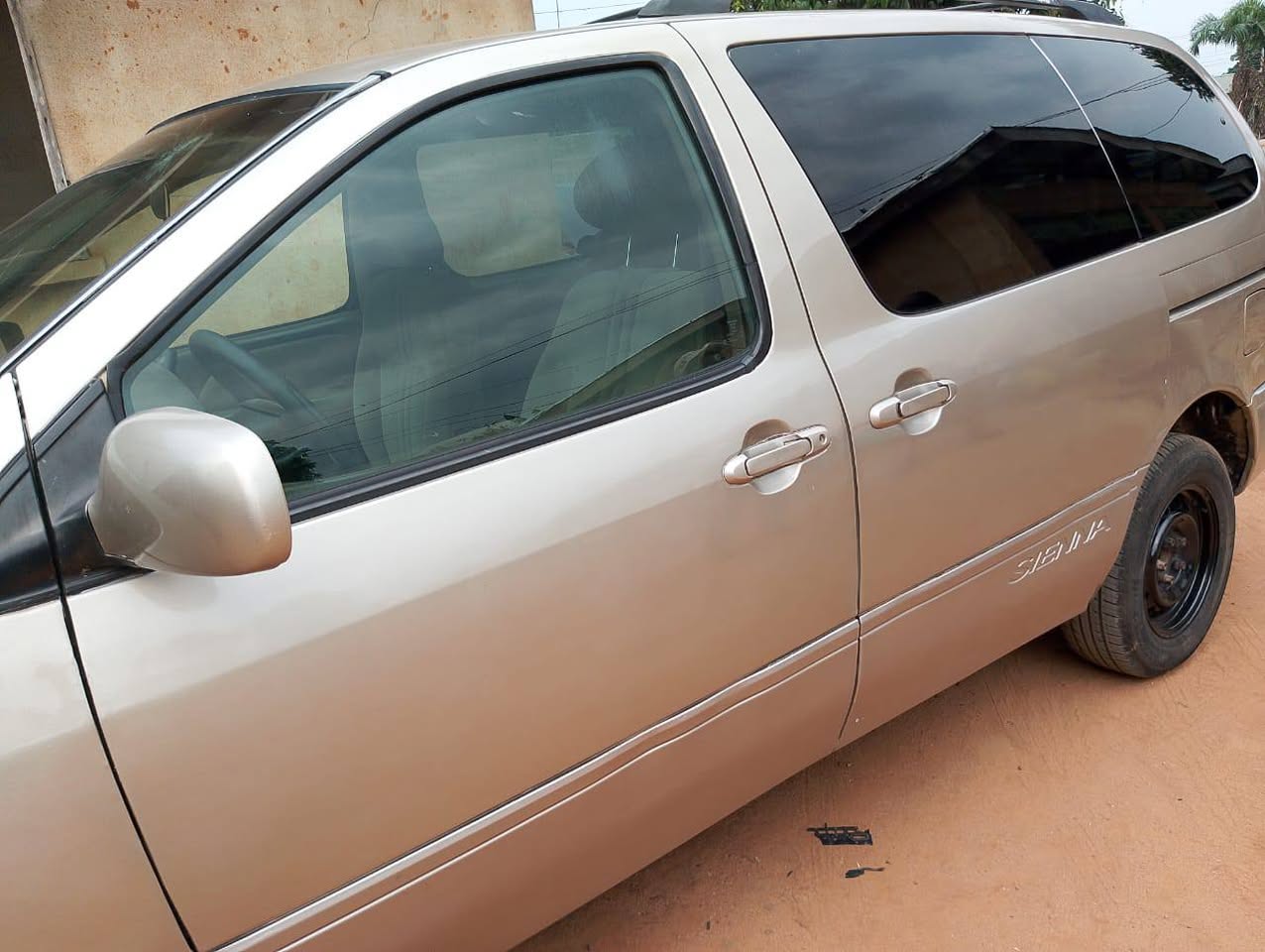 A picture of Clean Sales Clean Toyota Small Sienna