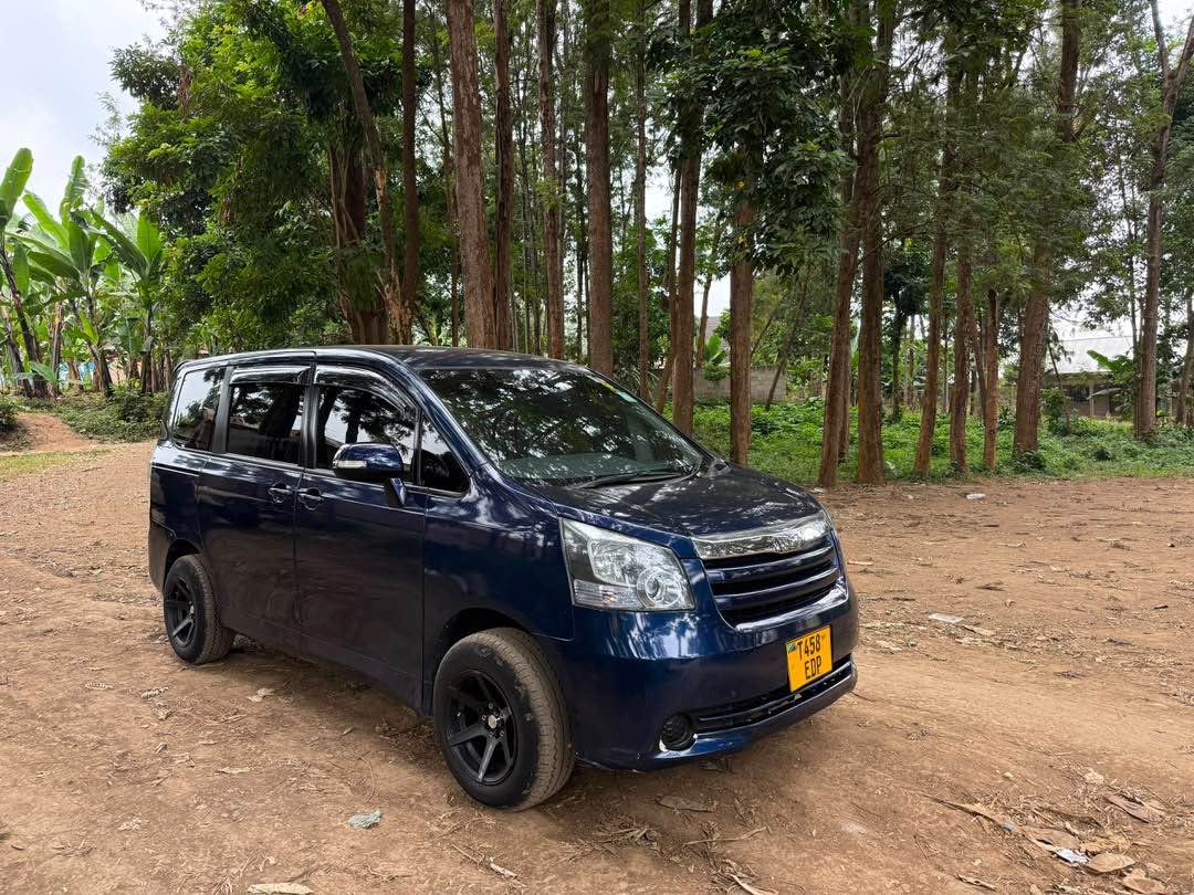 A picture of Toyota Noah new for sale