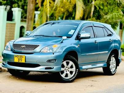 A picture of toyota harrier DTY