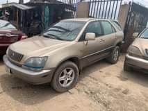 A picture of Lexus RX300