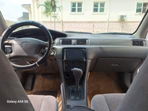 A picture of 2002 Toyota Camry with a Grade A engine and gear